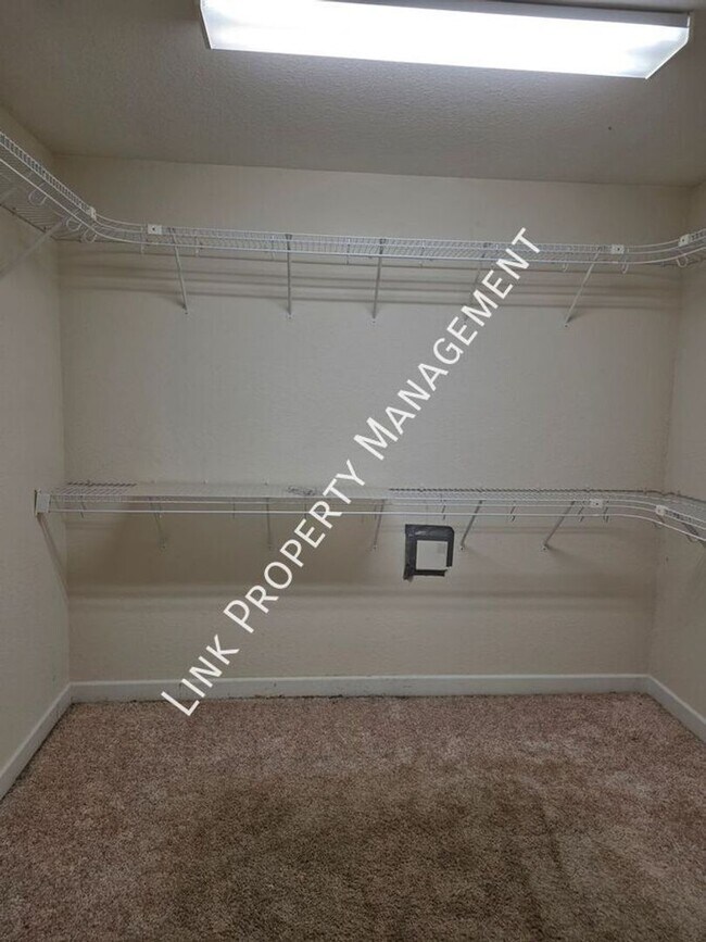 Building Photo - Beautiful 2 bedroom 2 full bath Condo near Missionary Ridge with garage, washer and dryer and gas...