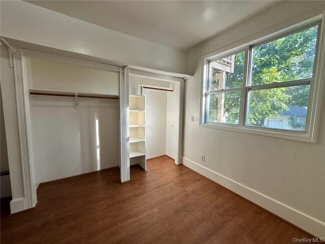 Building Photo - 118 W Main St