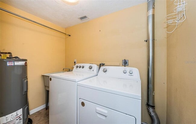 Building Photo - 3627 Grayton Dr