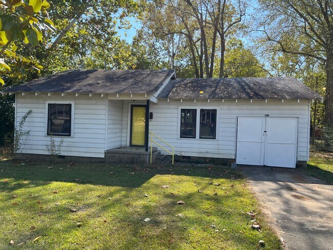 Primary Photo - 105 Brewer St