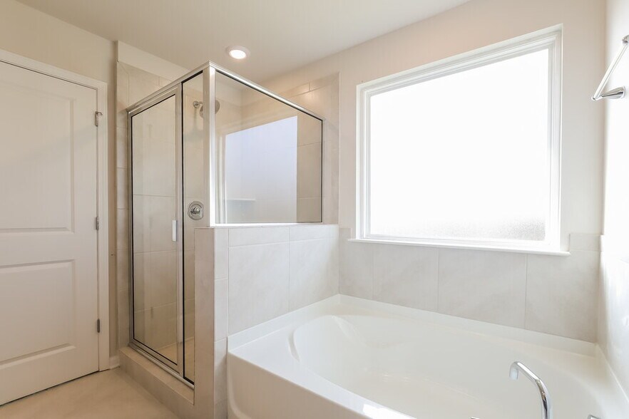 Building Photo - 5910 Green Ash Ct