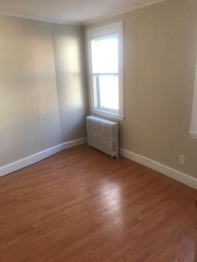 Building Photo - Nice 3-bedroom 1-bath apartment in Stoughton