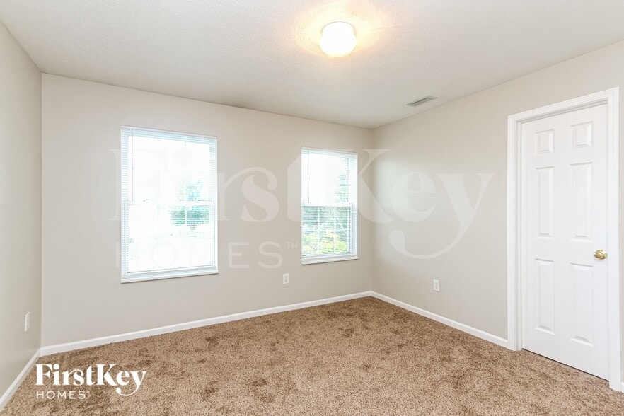 Building Photo - 6802 Harriet Dr