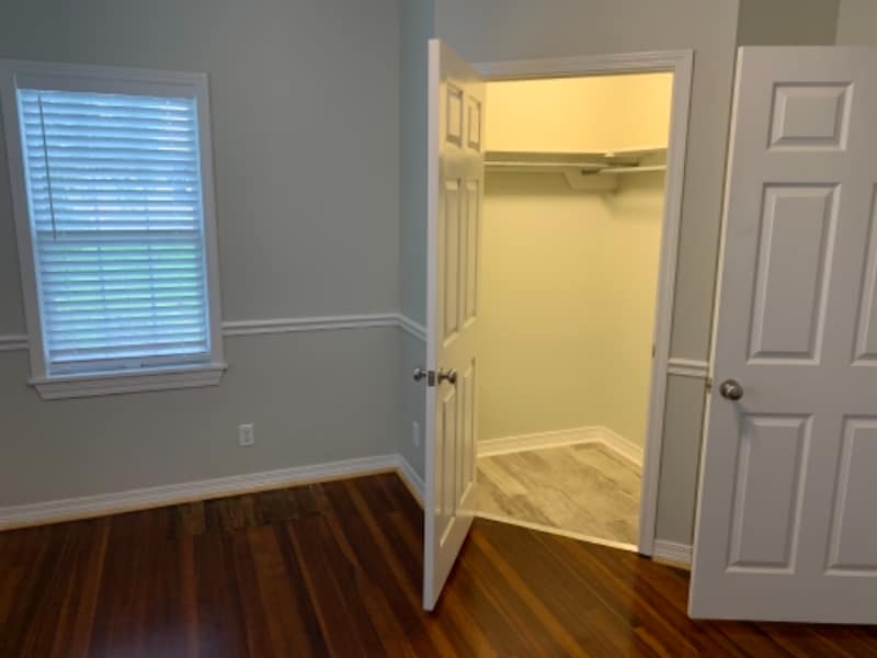 Building Photo - 165 Grove Hl