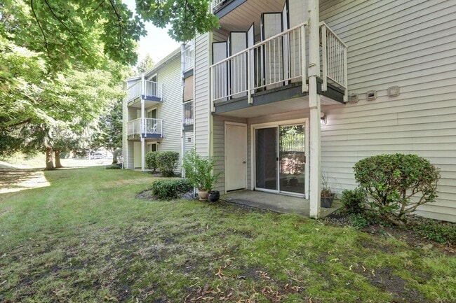 Building Photo - Ground Floor 1 Bedroom Featuring Newcastle Convenience