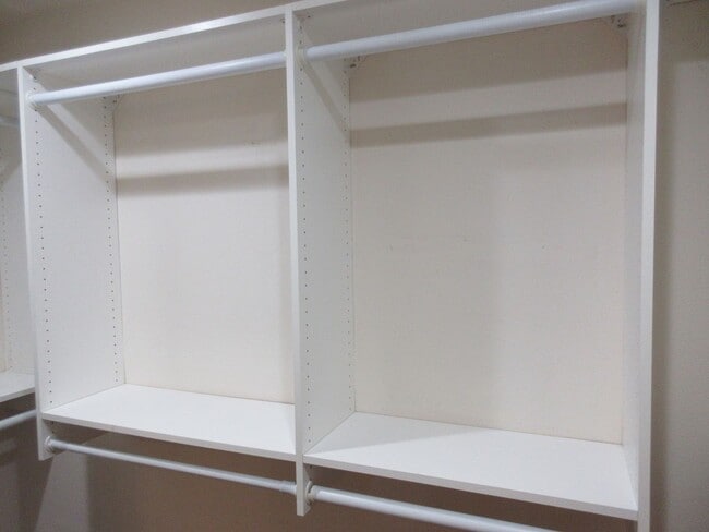 Building Photo - Beautiful Three Bedroom in the Hills of South Salem