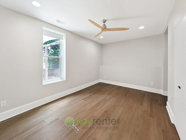 Building Photo - Updated Overbrook Home with Finished Basement & Fenced Yard Near Downtown Greenville