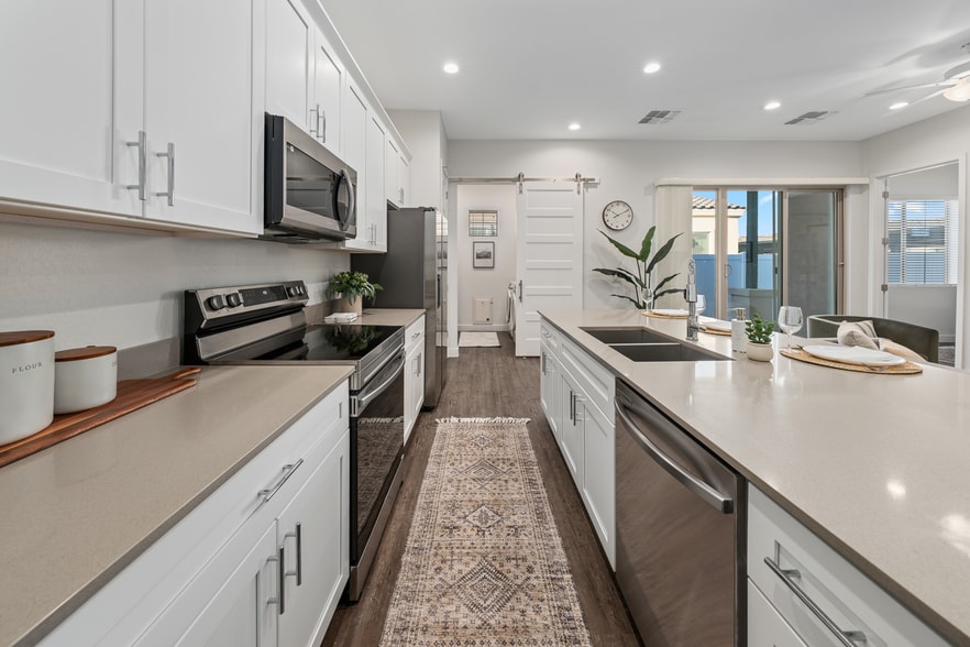 Building Photo - EVR Bella Vista