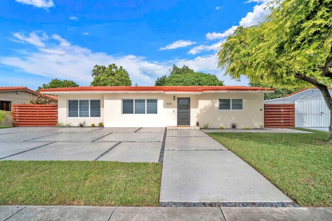 Building Photo - 8225 SW 39th St