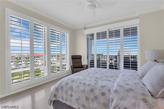 Building Photo - 9811 Gulf Shore Dr