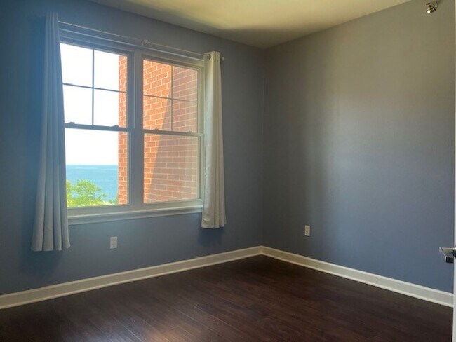 Building Photo - 4120 S Lake Dr