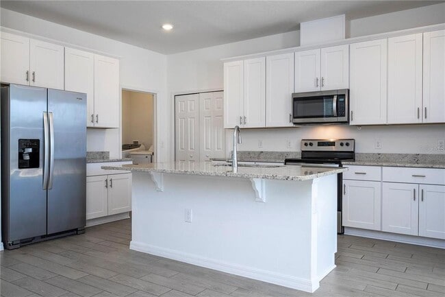 Building Photo - 2337 Treasure Hill St