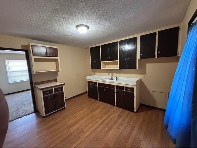 Building Photo - 4016 Mallard Dr