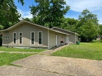 Building Photo - 3502 Gum St