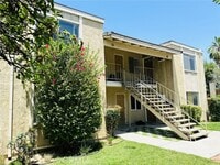 Building Photo - 10914 Rincon St