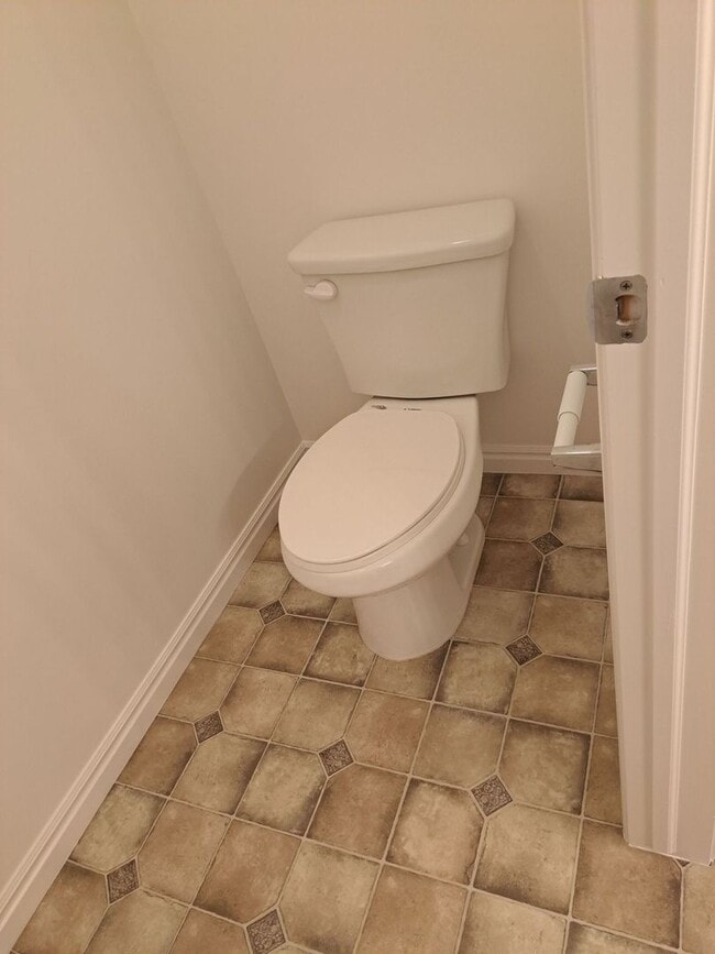 Building Photo - Fantastic 4bd Townhome in Provo! Ask for the move in promo!