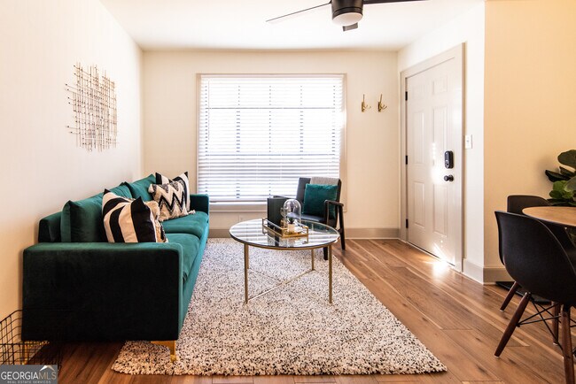 Building Photo - 907 White St SW