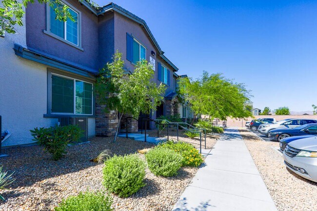 Building Photo - 3 Bed Townhome At Las Vegas Blv and St. Rose Pkwy