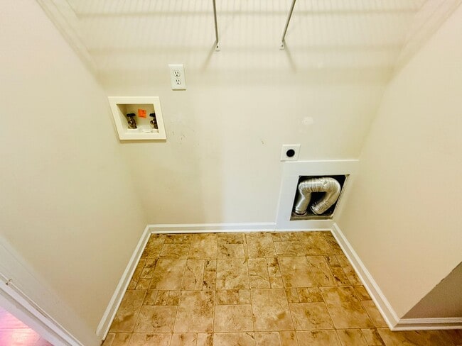 Building Photo - 3026 Totley Dr