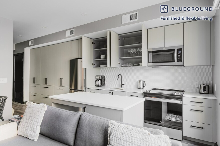 Building Photo - 1313 L St NW