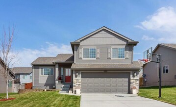 Building Photo - Beautiful 3 Bedroom In Whitetail Creek!!