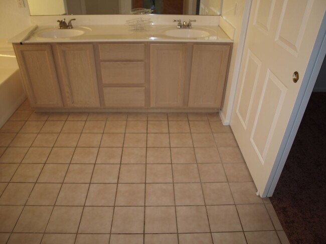 Building Photo - 15007 W Evening Star Trail