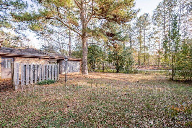 Building Photo - 1700 Serene Cir