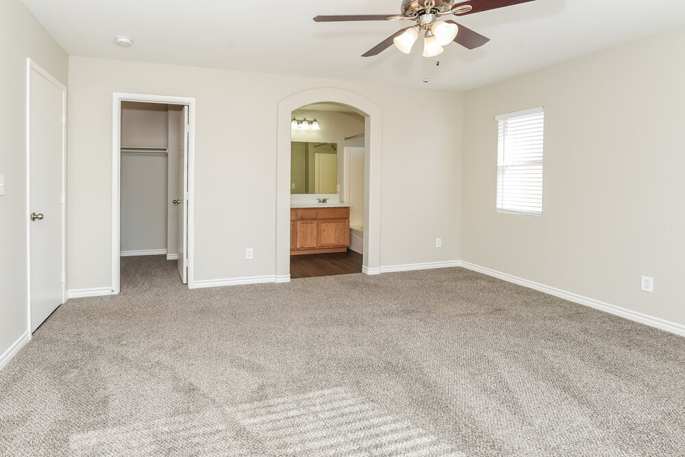 Building Photo - 1110 Cliffbrook Hedge Ave