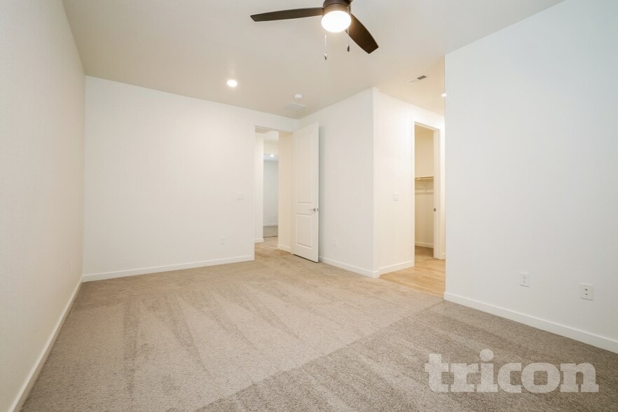 Building Photo - 703 Desert Sage Ct