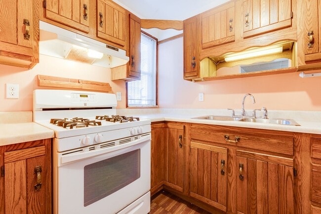 Building Photo - 39 Allen St