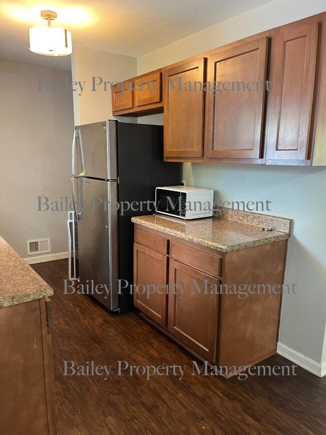 Building Photo - 6357 Doe Run Rd