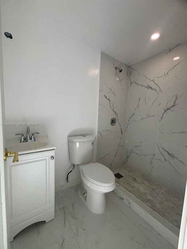 Building Photo - 4380 SW 1st St