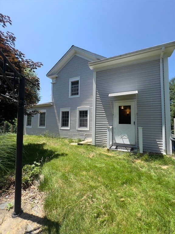 Building Photo - 282 Village St
