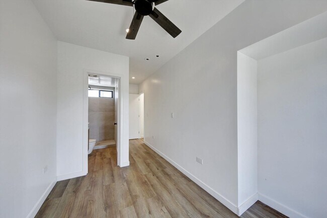 Building Photo - AMAZING NEW CONSTRUCTION UNIT NEAR DOWNTOWN