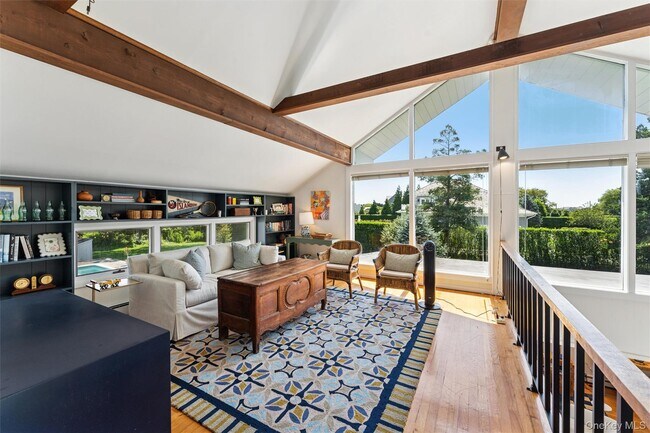 Building Photo - 18 Quogo Neck Ln