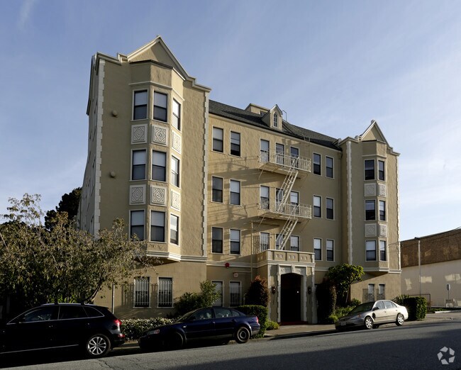 Building Photo - 320 62nd St