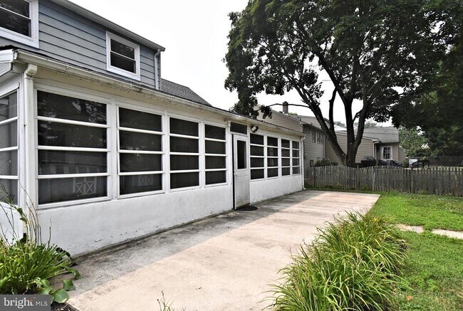 Building Photo - 559 General Muhlenberg Rd