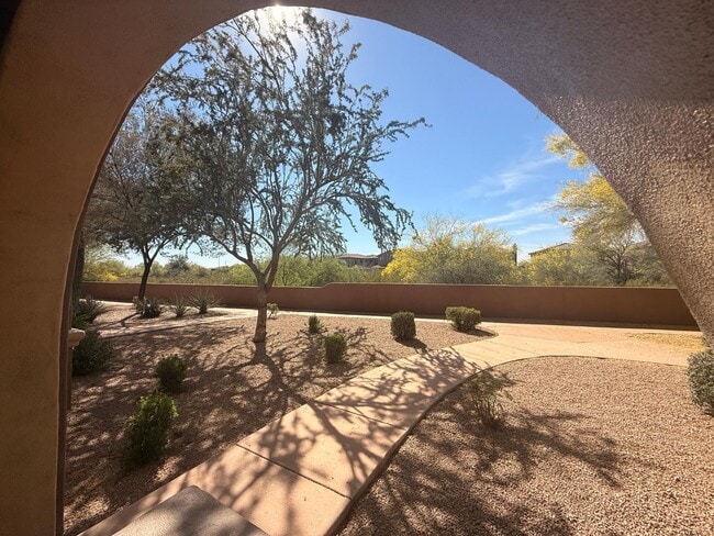 Building Photo - 3935 E Rough Rider Rd