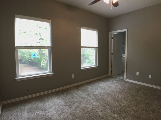 Building Photo - 401 S Hill Ave