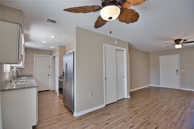 Building Photo - 1056 Venetian Pkwy