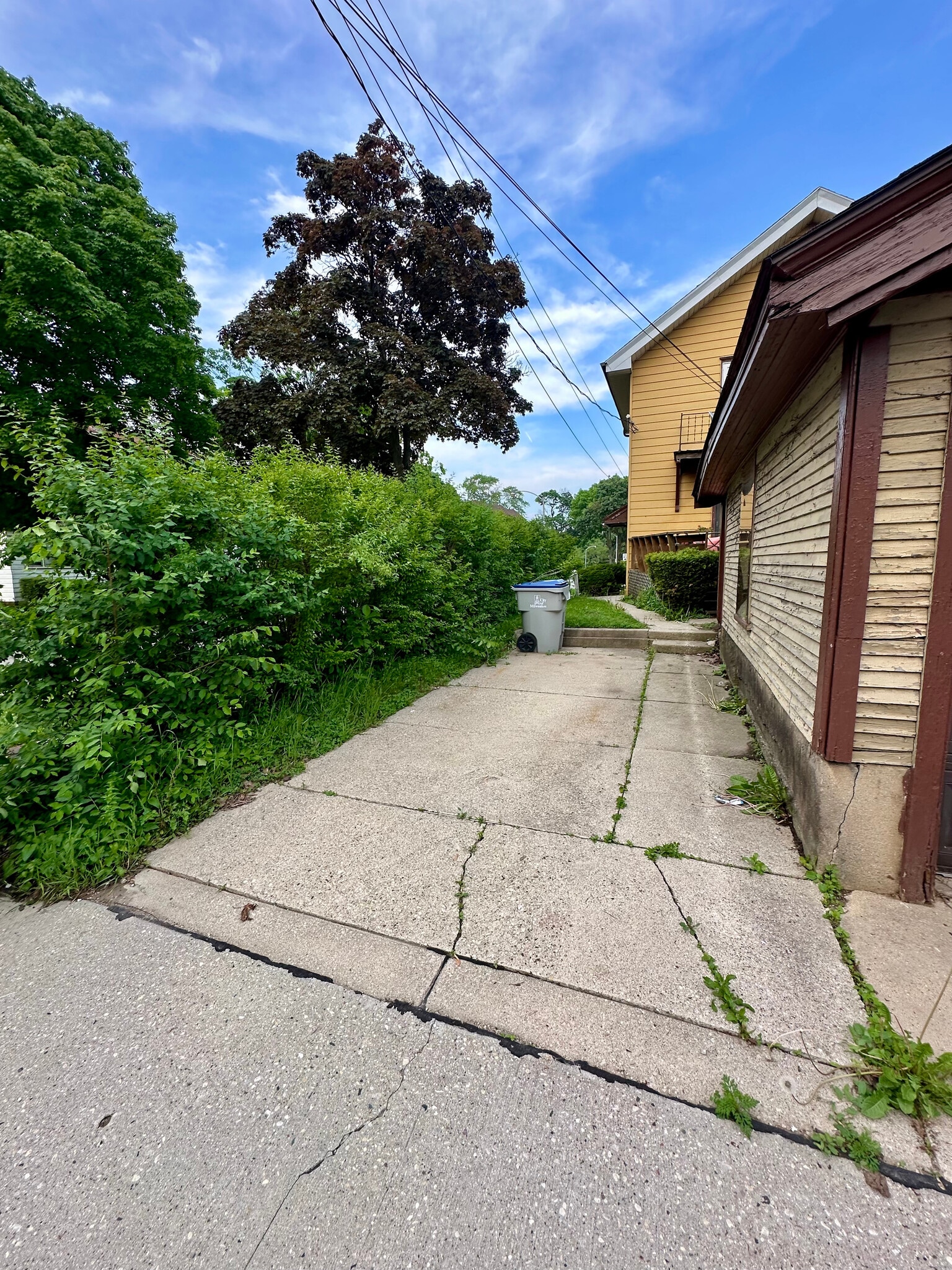 Off street parking - 2777 N 48th St