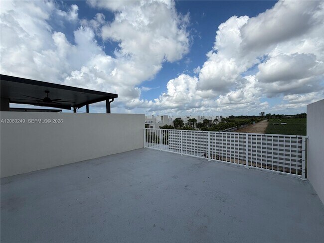 Building Photo - 25779 SW 144th Ave