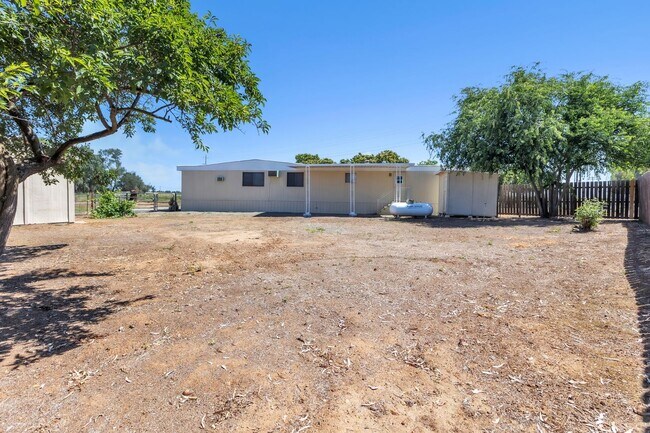 Building Photo - 3 BR/1BA | Mobile Home |2+ Acres
