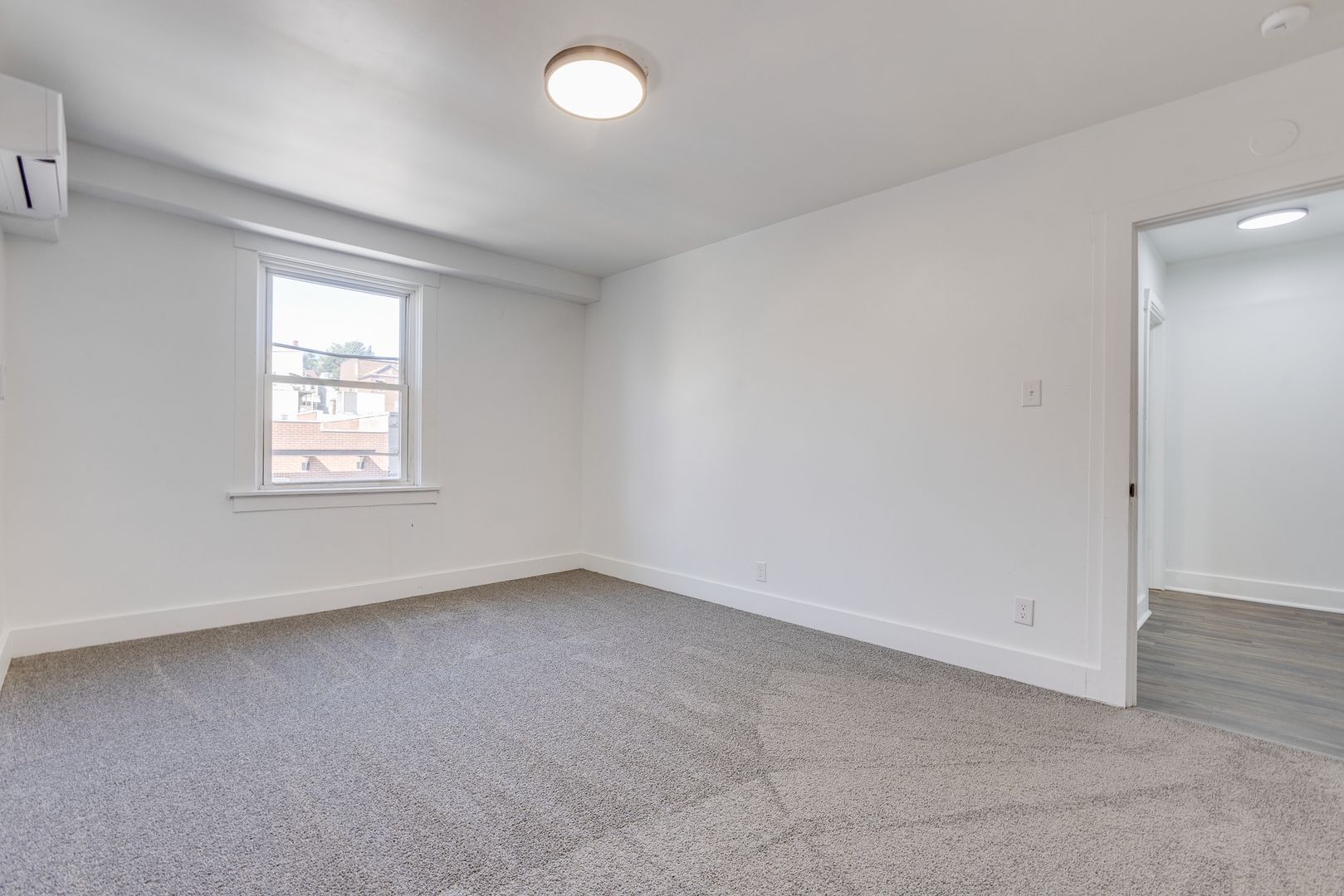Building Photo - 826 E Warrington Ave