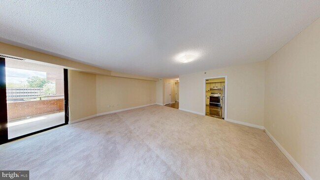 Building Photo - 4550 N Park Ave