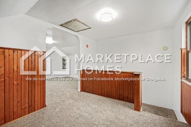 Building Photo - 15866 Mansfield St