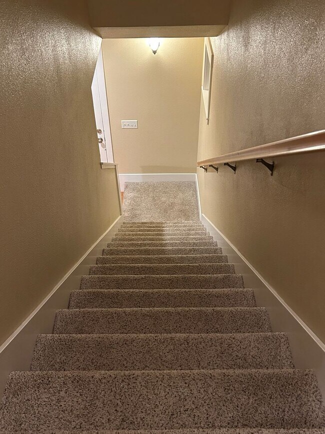 Building Photo - 2610 E 20th St