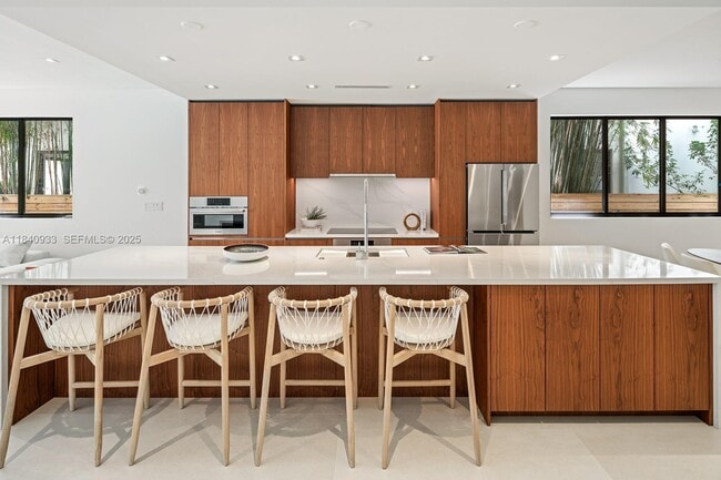 Building Photo - 2984 Coconut Ave