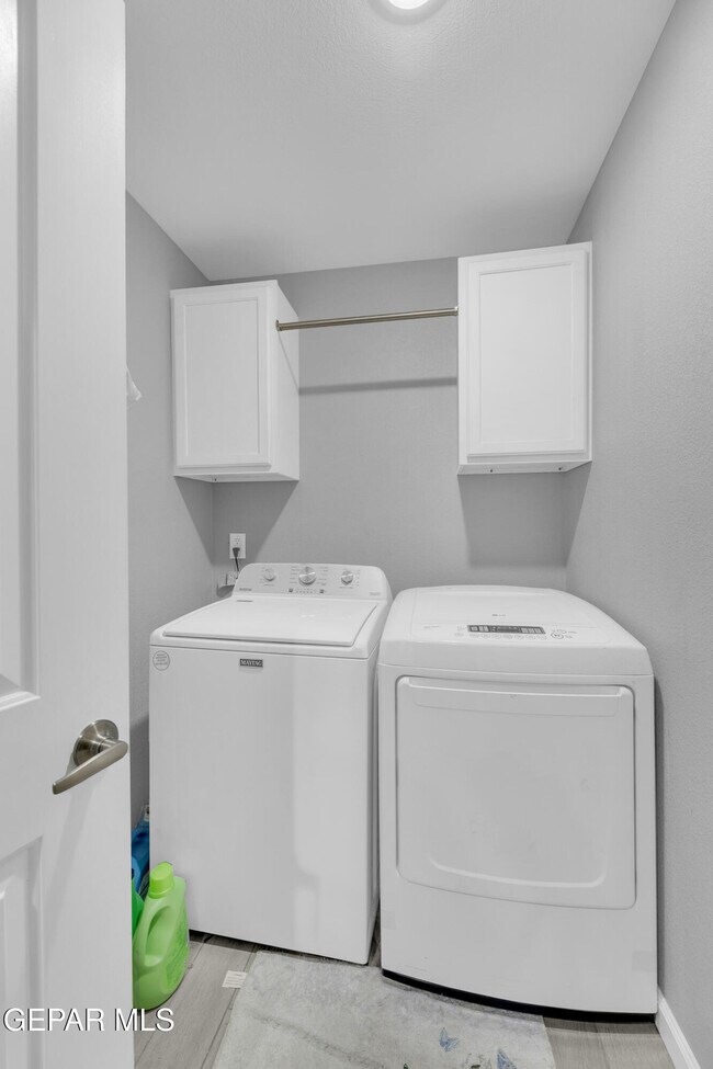 Building Photo - 9913 Album Ave