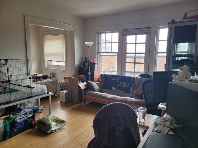 Interior Photo - 719 Knapp